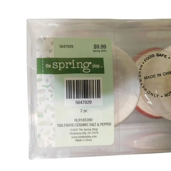 Mushroom Cotton Pot Holder(8"x9") RED & WHITE with salt & Pepper Shaker set - Picture 5 of 8